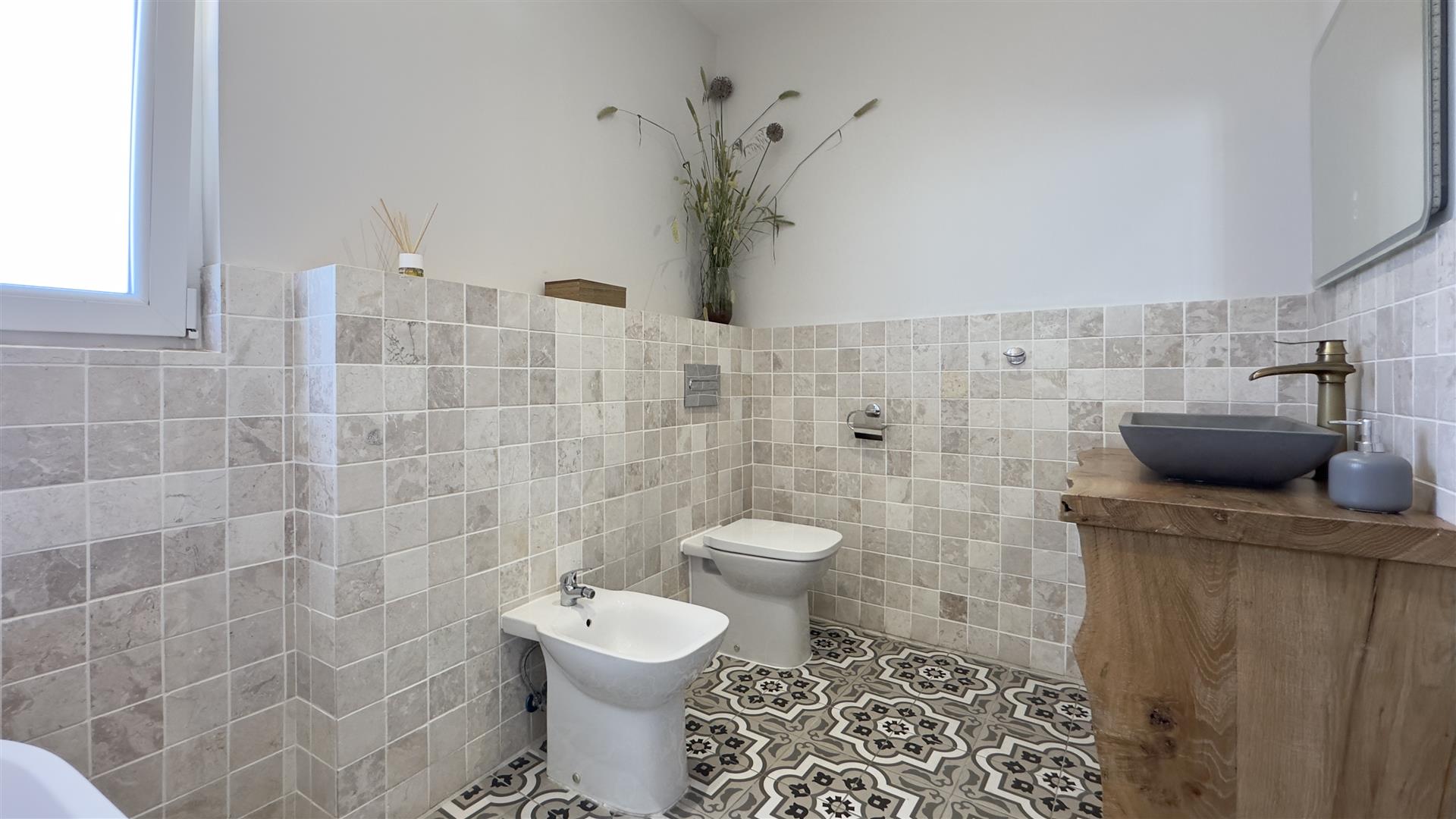 Image of Apartment - 3 Bedrooms - 2 Bathrooms for Rental in South District-Gibraltar, Image 5